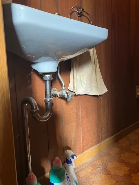 アングル止水栓のマイナスタイプとハンドルタイプ